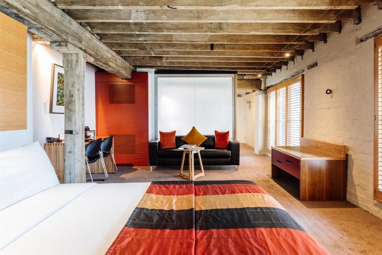 The Henry Jones Art Hotel Hobart Exterior photo The interior of a one-bedroom apartment at the hotel
