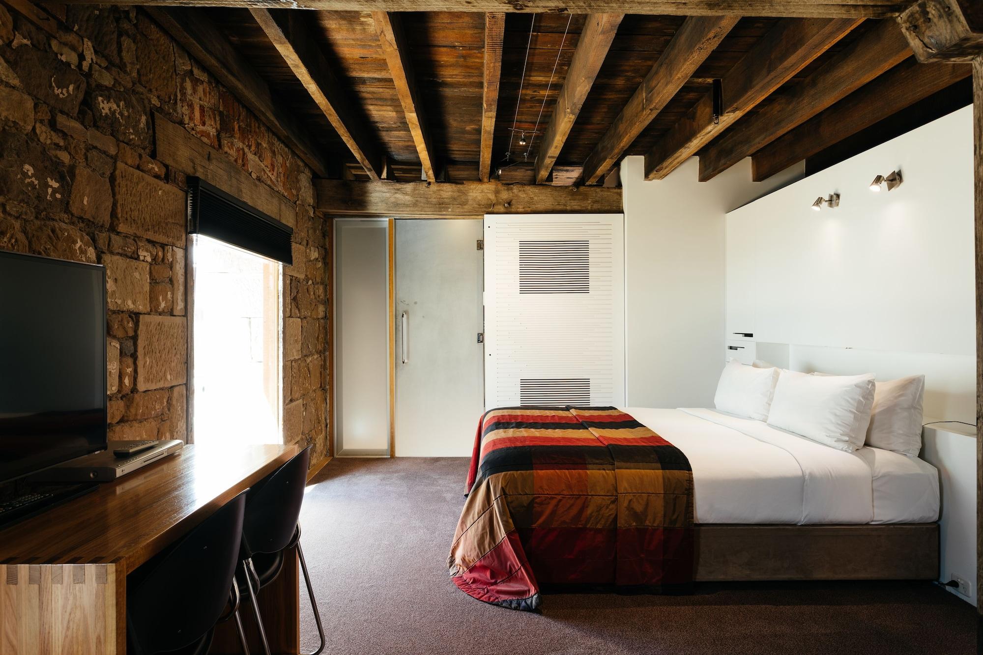 The Henry Jones Art Hotel Hobart Exterior photo A room at the hotel