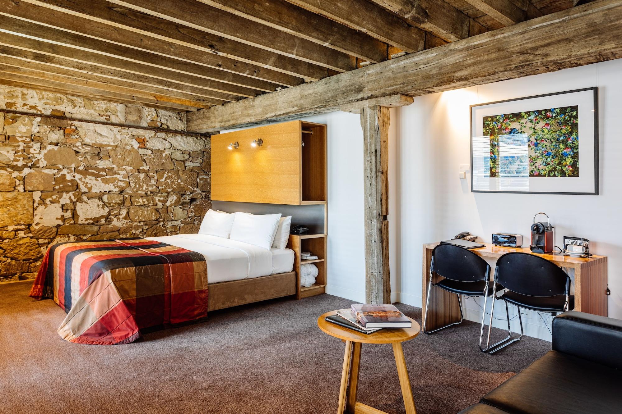 The Henry Jones Art Hotel Hobart Exterior photo A room at the hotel