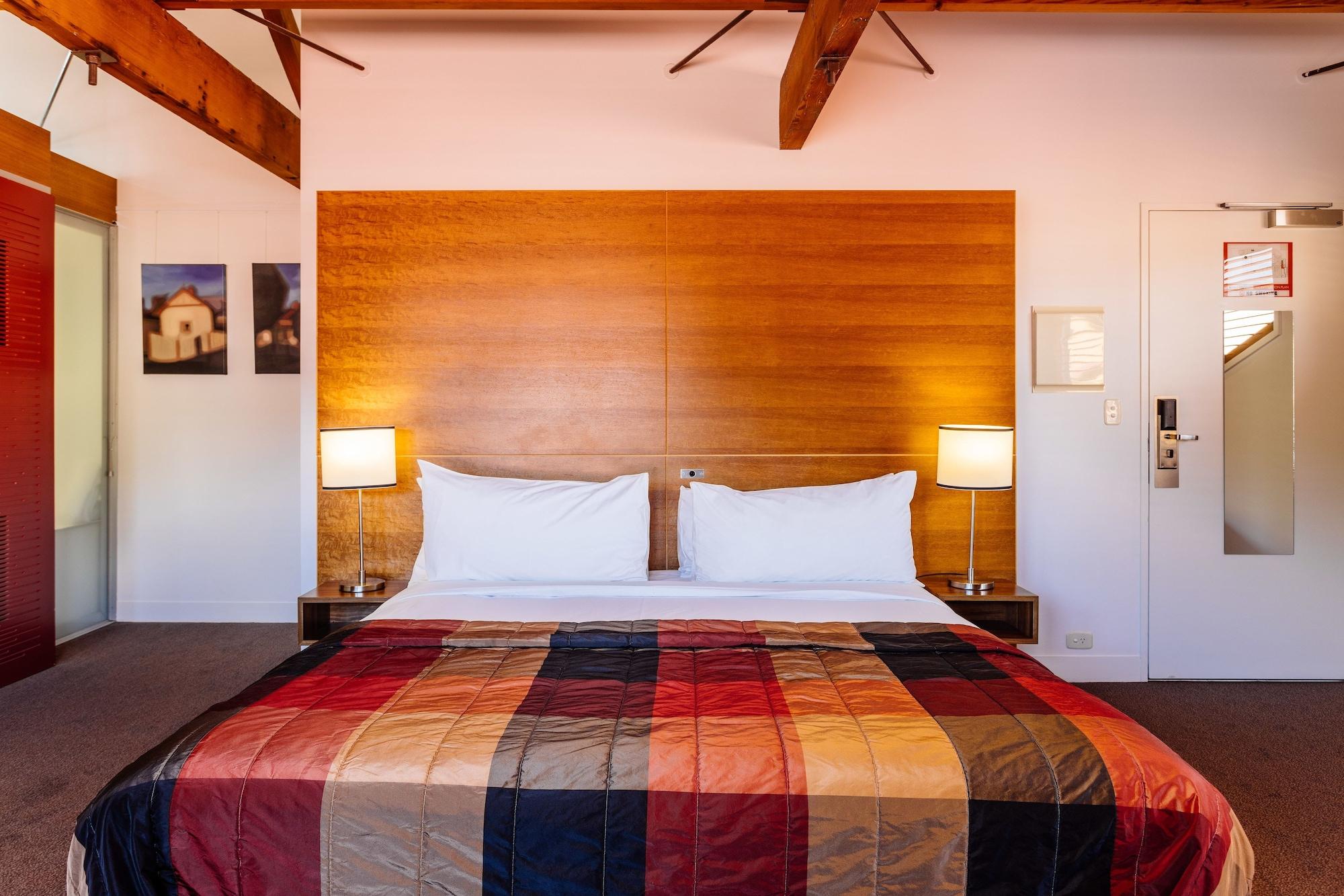 The Henry Jones Art Hotel Hobart Exterior photo A bedroom at the hotel