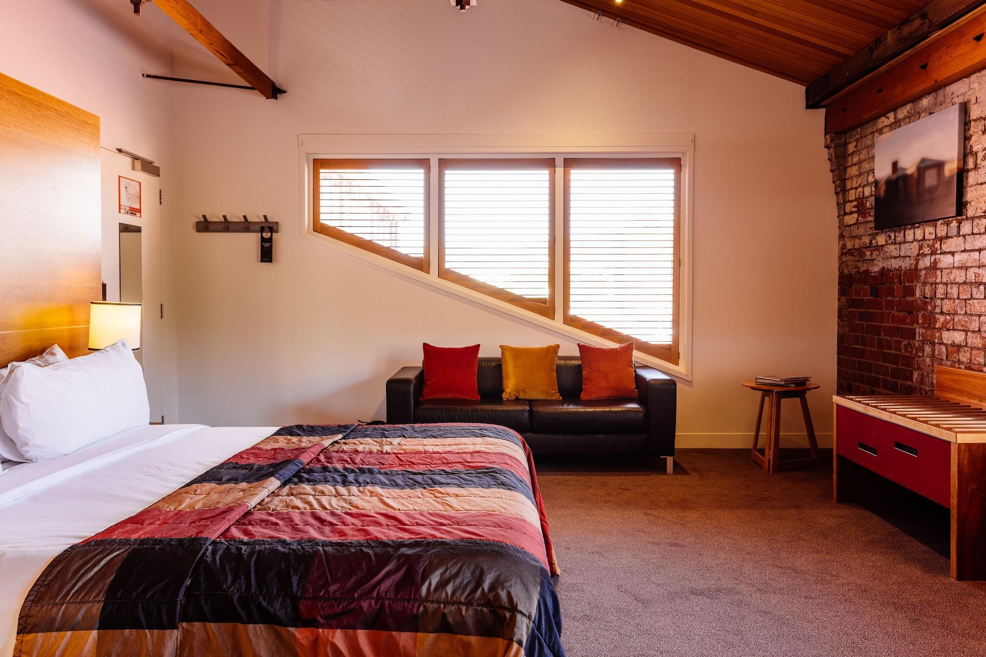 The Henry Jones Art Hotel Hobart Exterior photo A room at the hotel