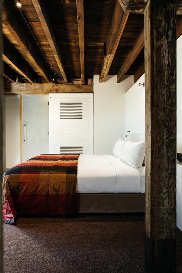 The Henry Jones Art Hotel Hobart Exterior photo A room at the hotel